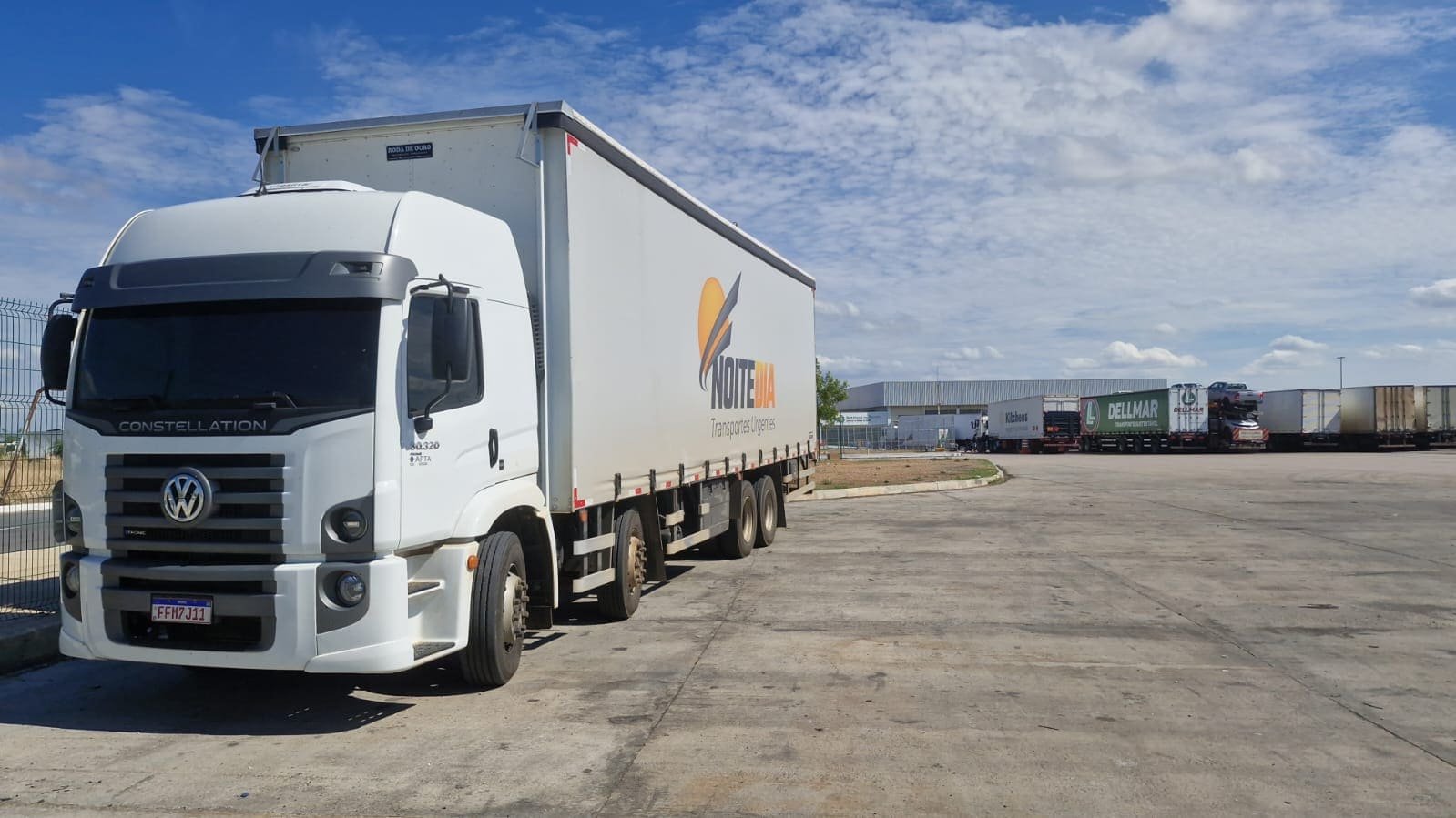 Caminhão Bitruck